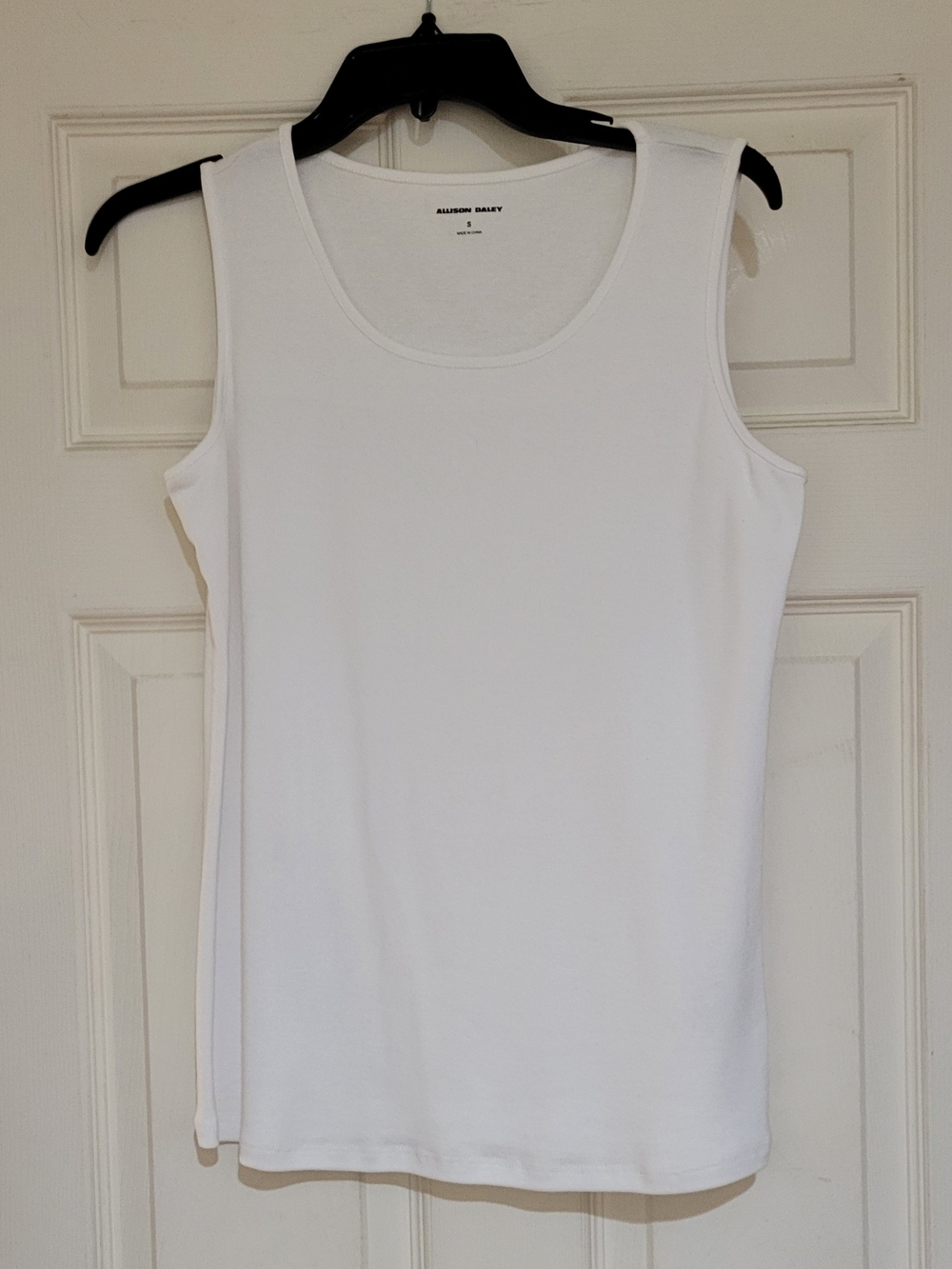 Allison Daley White Scoop Neck Sleeveless Tank